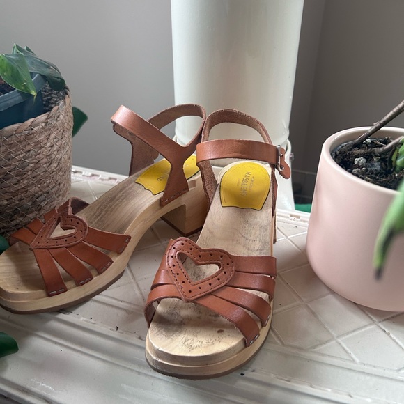 Swedish Hasbeen Heart Medallion Sandals - Picture 3 of 5